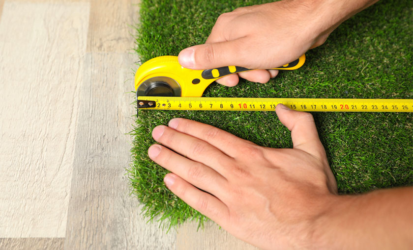 artificial grass cutting