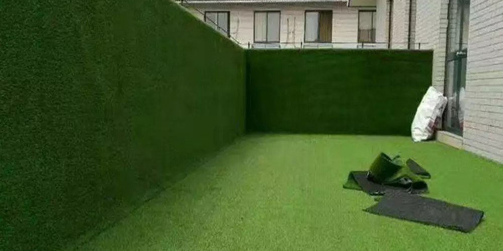 Artificial Grass Wall Installation