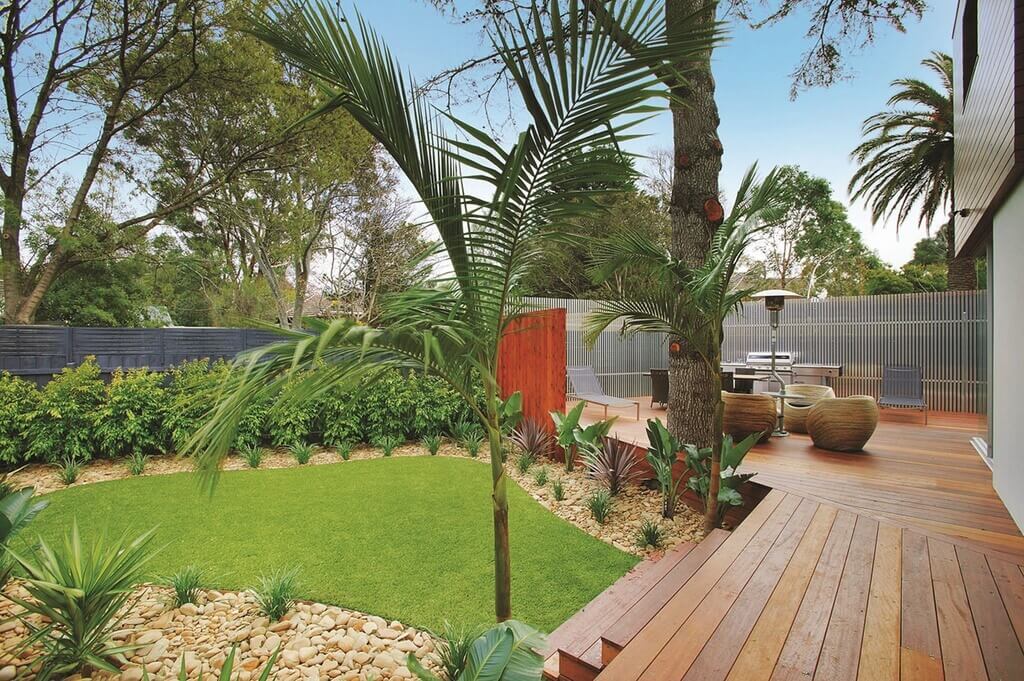 Backyard Artificial Turf Idea